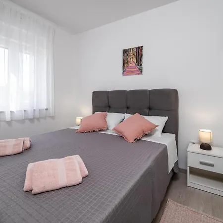 2 Bedroom Beautiful In